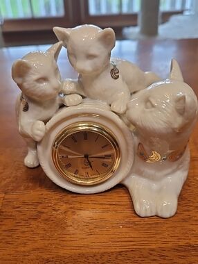 Lenox Porcelain Cat Trio Clock with Gold Accent